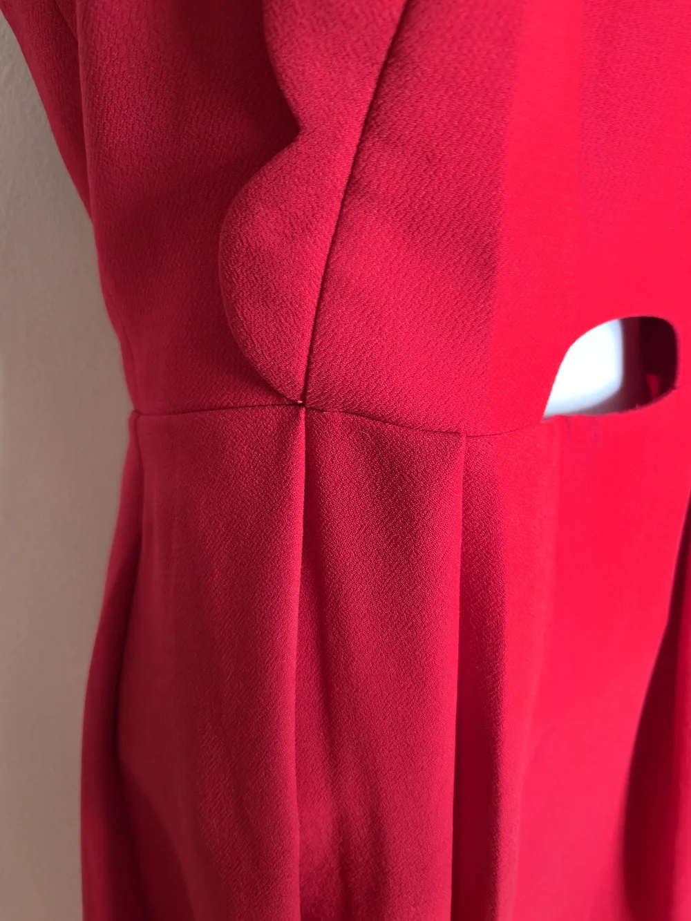BCBGeneration Cardinal Red Scalloped Halter Cutout Mini Dress Size 4